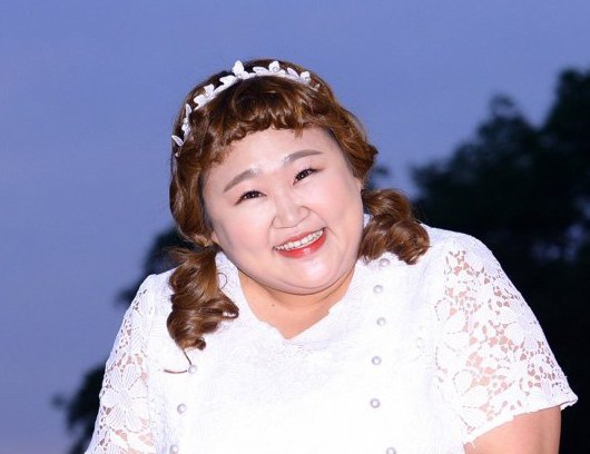 洪允华 Yoon-hwa Hong