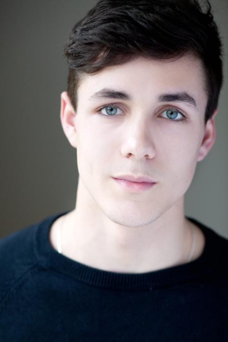 乔纳·豪尔-金 Jonah Hauer-King