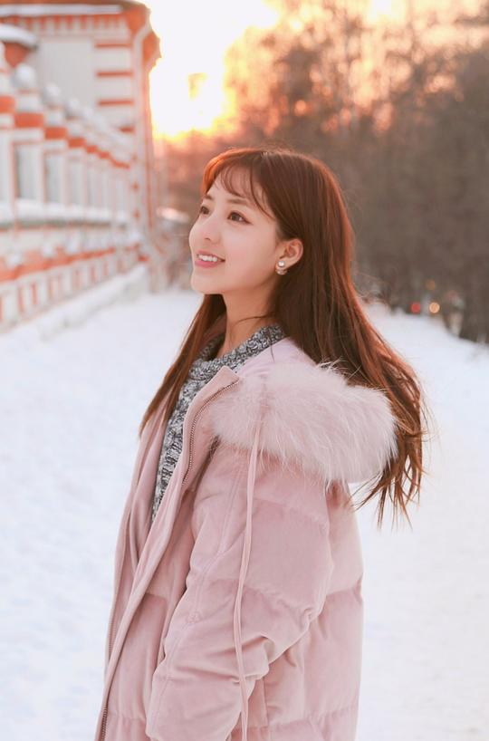 董芷依 Zhiyi Dong