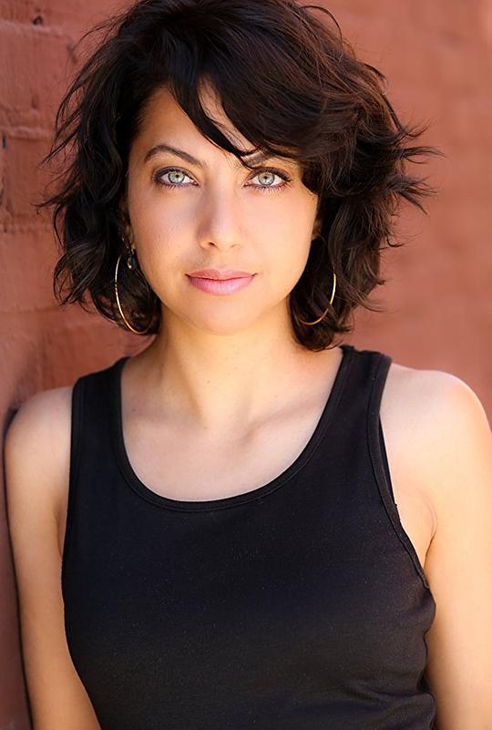 凯瑟琳·卡瓦里 Kathreen Khavari