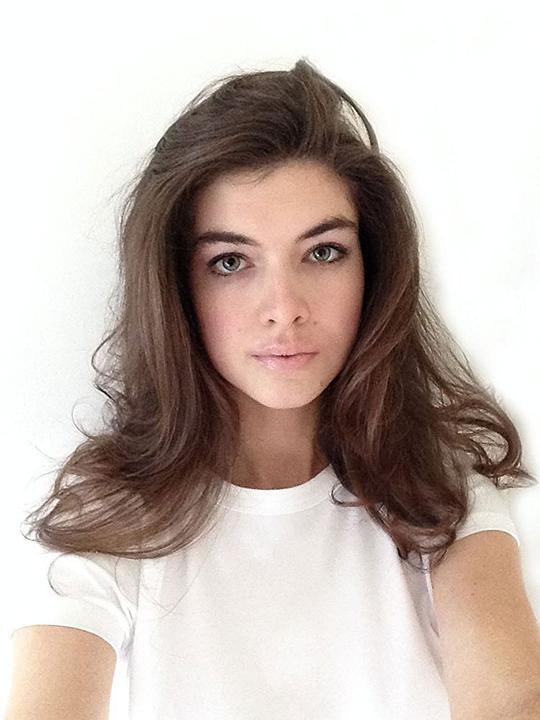 耐莉·布凯 Nelly Buchet