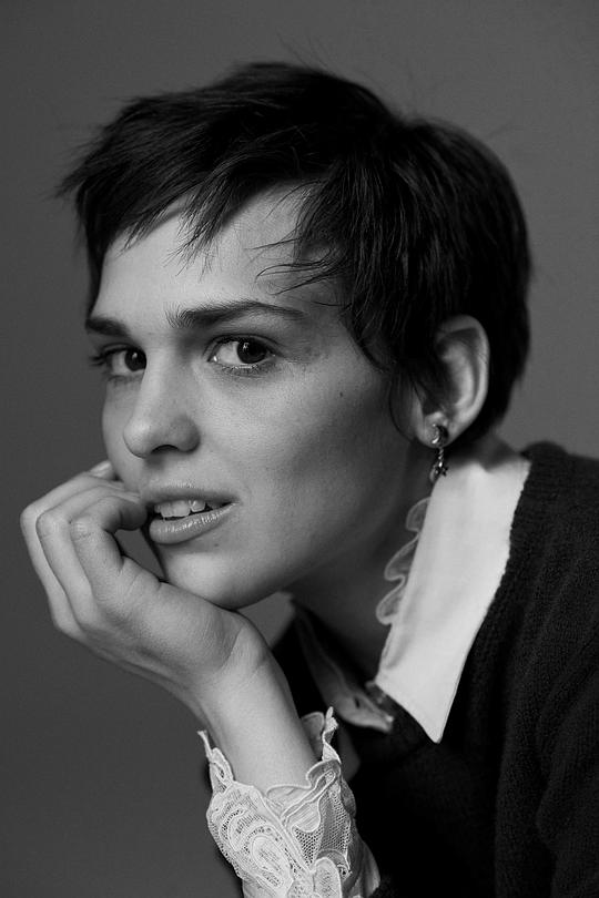 萨拉·萨里约科 Sara Serraiocco