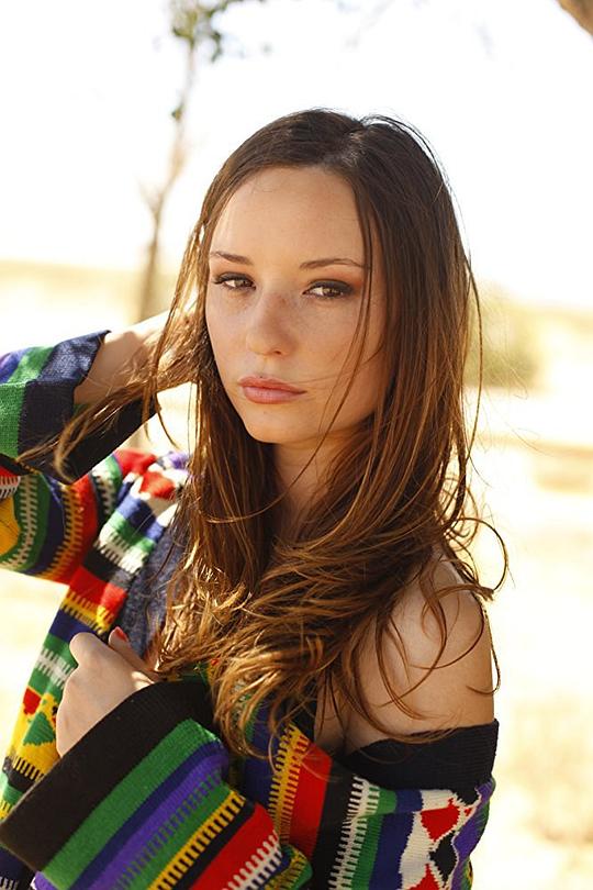 凯特林·哈里斯 Caitlin Harris