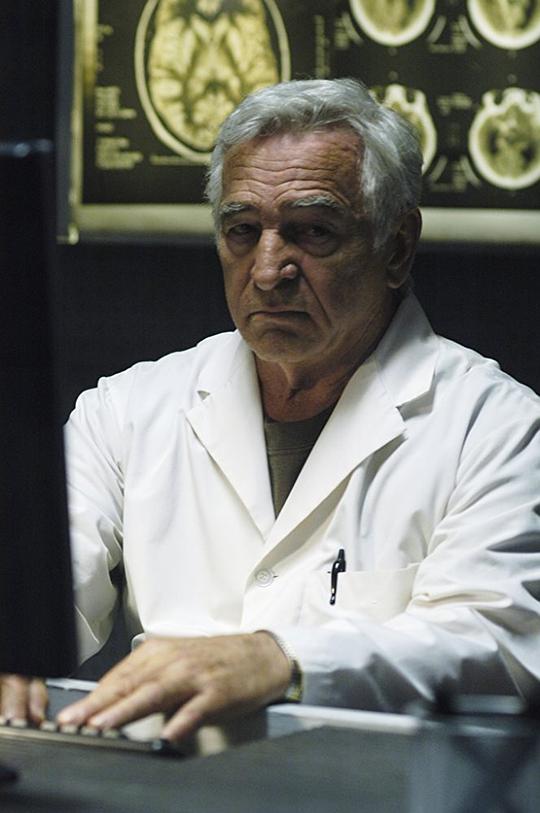 唐纳利·罗德 Donnelly Rhodes