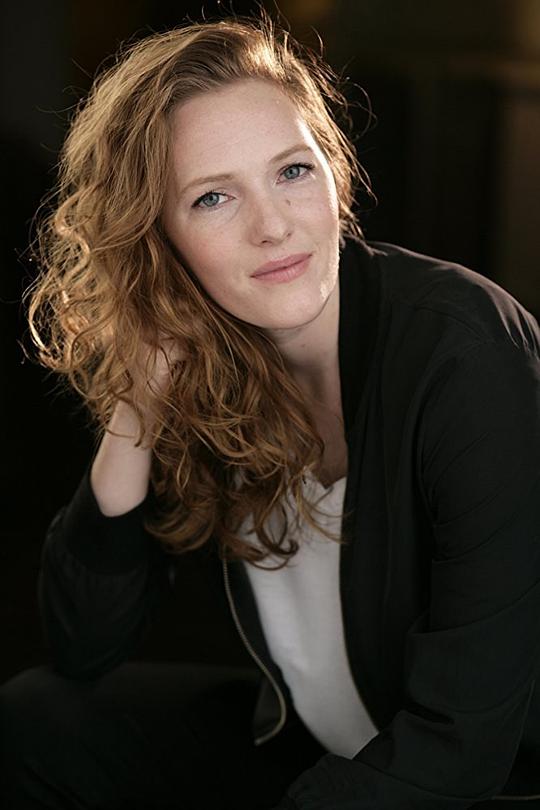 卡桑德拉·克拉克 Cassandra Clark
