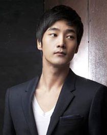 黄宝旭 Hwang Bo-wook