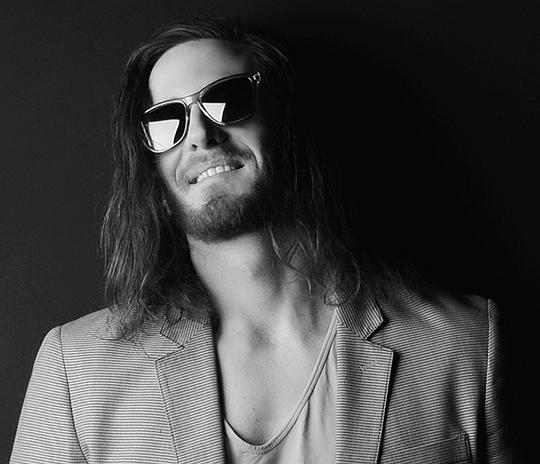 索尔·卡尔森 Thor Carlsson