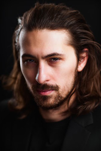 亚历山德鲁-维克多·内姆特亚努 Alexandru-Victor Nemteanu