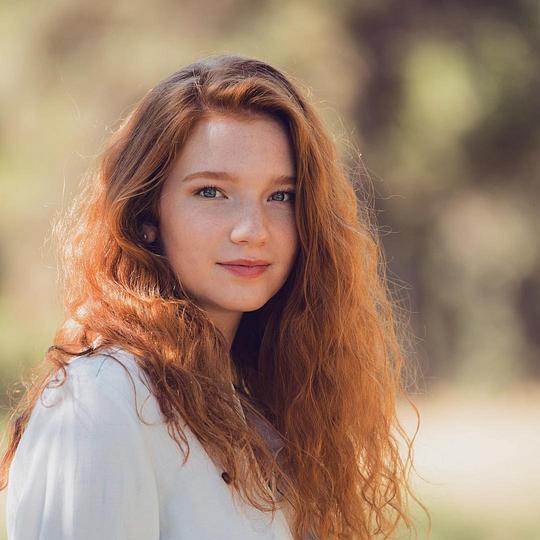 安娜丽丝·巴索 Annalise Basso