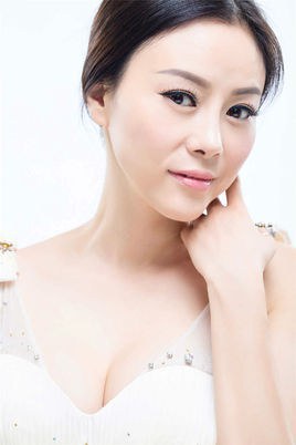 屈珂羽 Keyu Qu