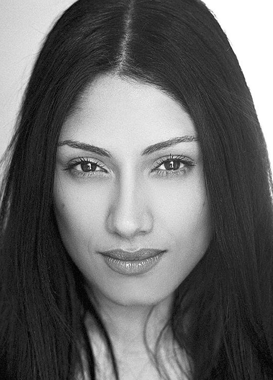 泰米娜·森尼 Tehmina Sunny