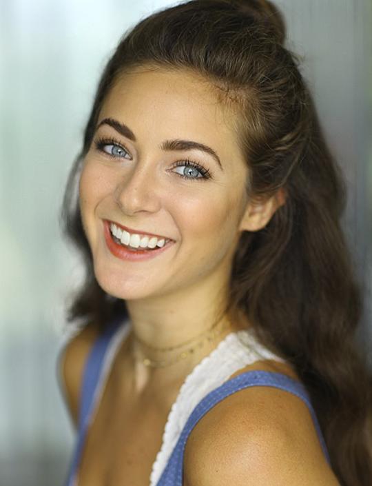 莱西·哈特塞尔 Lacy Hartselle