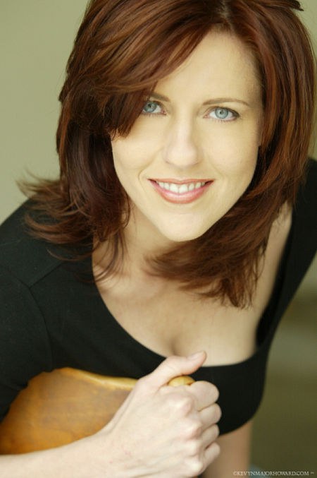 霍莉·刘易斯 Holly Lewis