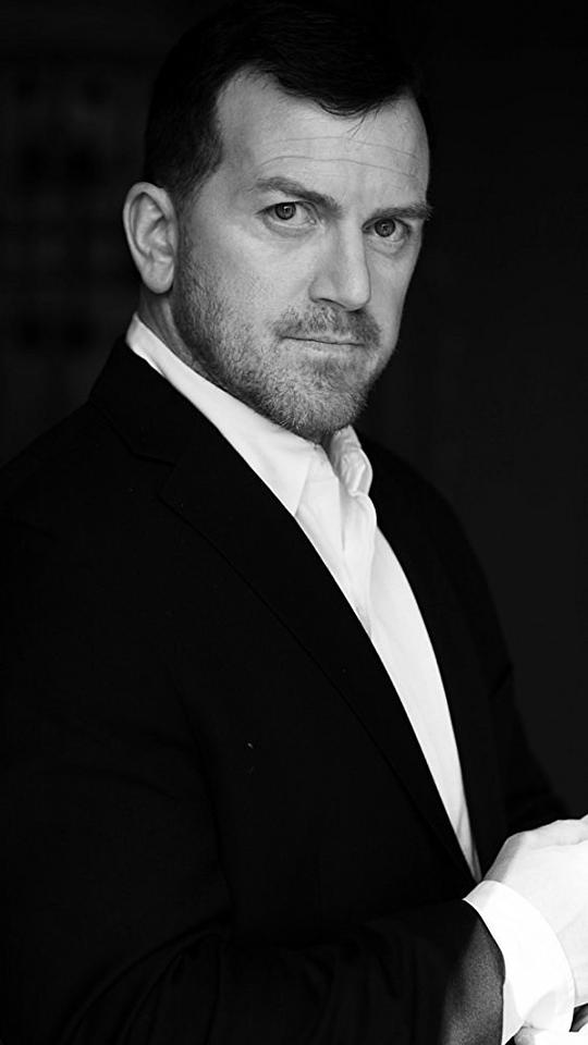 杰姆斯·班尼特 James P. Bennett