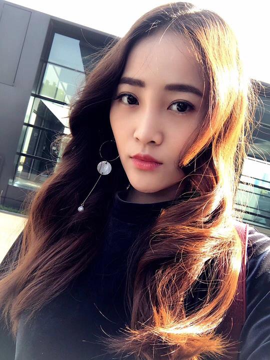 李小彤 Xiaotong Li