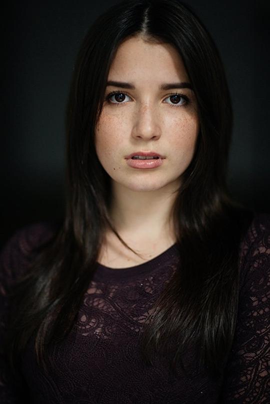 奥莉维亚·斯提尔·法奥康纳 Olivia Steele Falconer