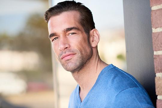 汤姆·伯克伦 Tom Berklund