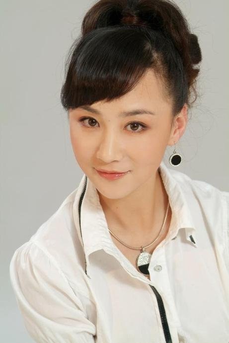 王艺凝 Yining Wang