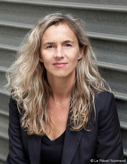 德尔菲娜·德·维冈 Delphine de Vigan