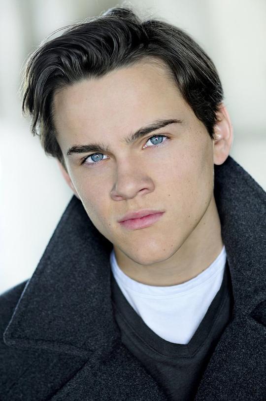 亚历克斯·诺伊施泰特 Alex Neustaedter