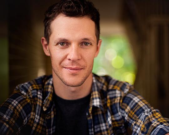 加雷斯·里维斯 Gareth Reeves