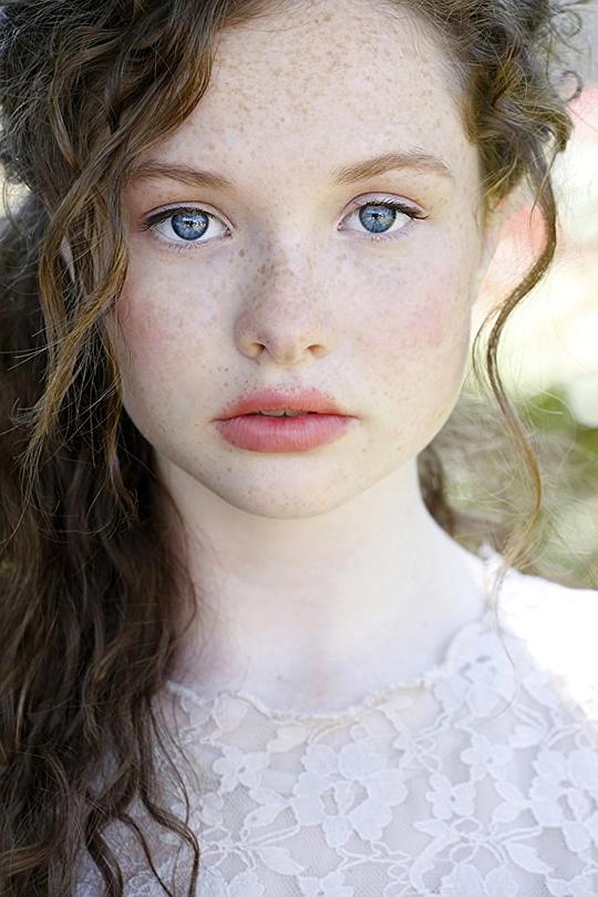 佐伊·玛格丽特·科莱蒂 Zoe Margaret Colletti