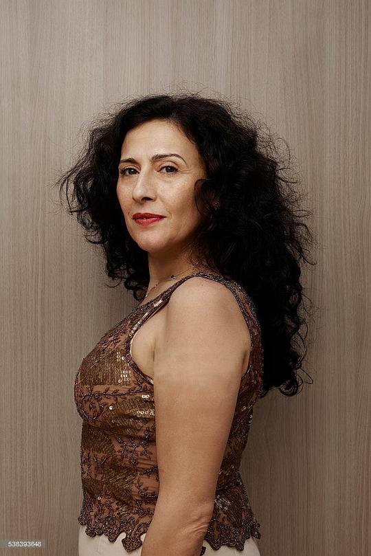 朱莉娅·卡萨 Julia Kassar
