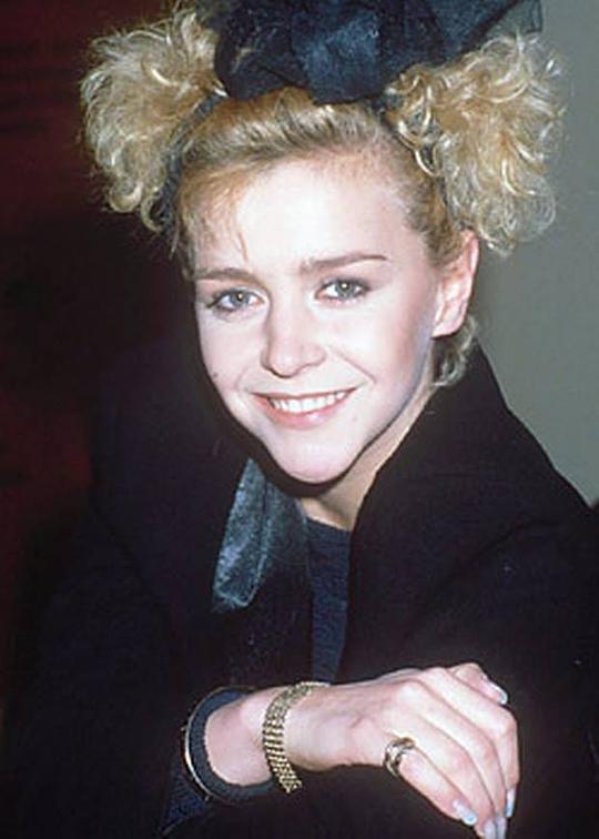 莱斯利·艾什 Leslie Ash