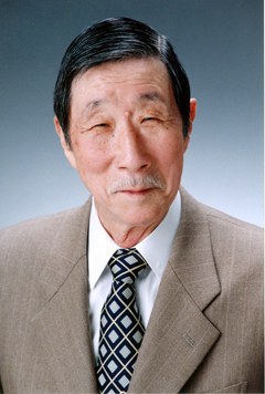 横山孝信 Akio Yokoyama