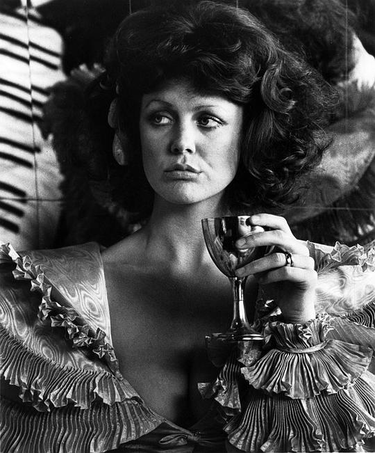 菲奥娜·刘易斯 Fiona Lewis