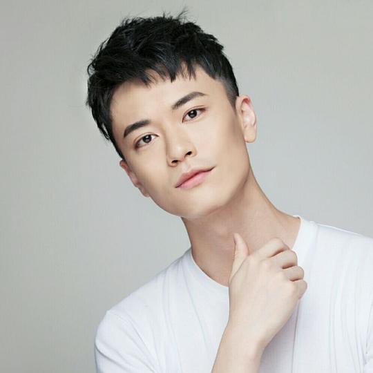 黄鹤立 Heli Huang