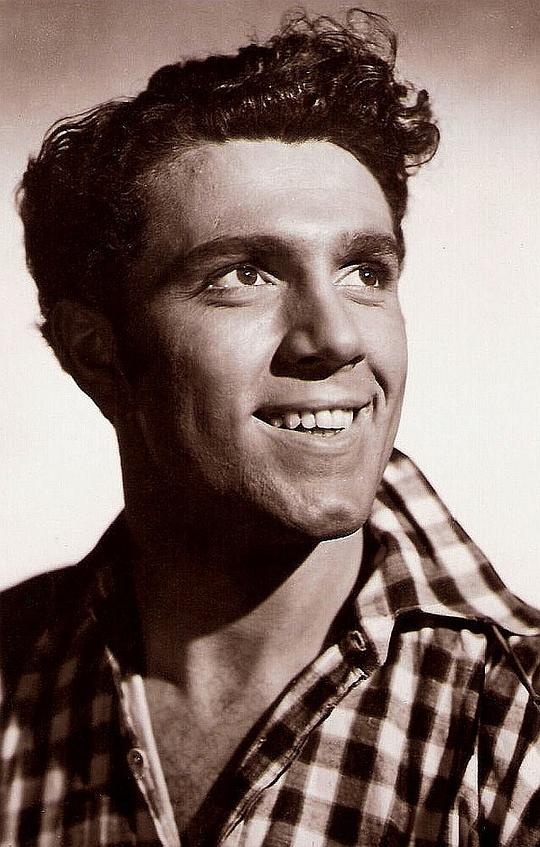 基隆·摩尔 Kieron Moore