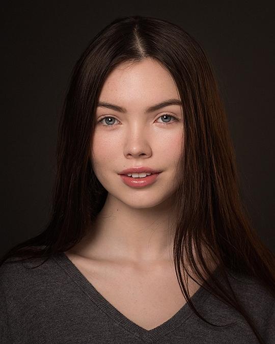 劳琳·坎尼 Lauryn Canny