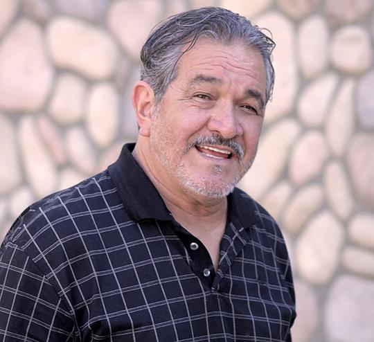 小托马斯·罗萨莱斯 Thomas Rosales Jr.