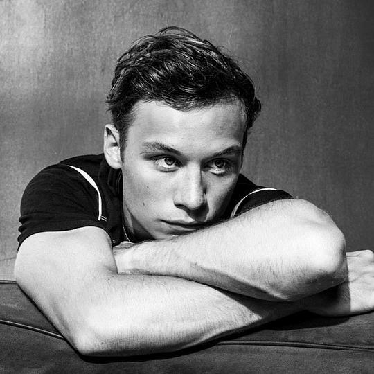 芬恩·科尔 Finn Cole