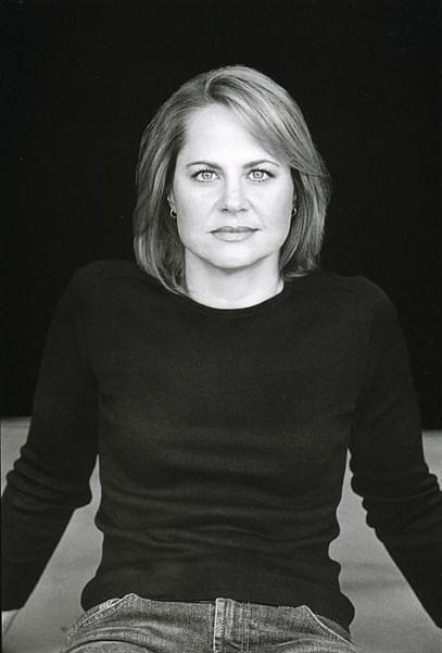 迪尔德丽·罗夫乔 Deirdre Lovejoy