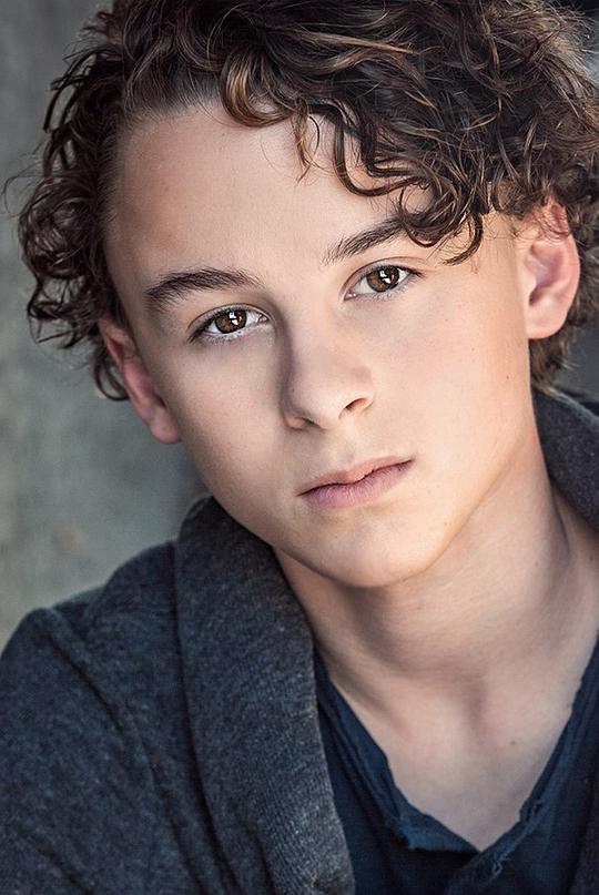 怀亚特·奥莱夫 Wyatt Oleff