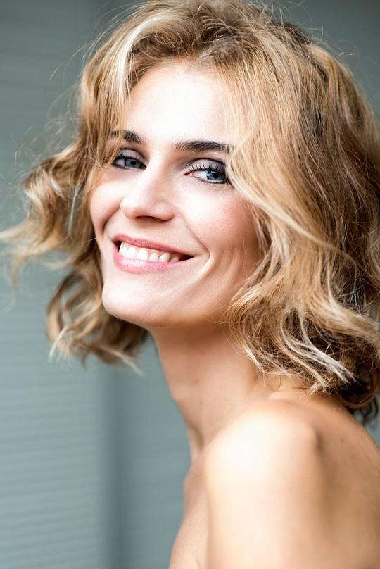 克劳迪亚·扎内拉 Claudia Zanella