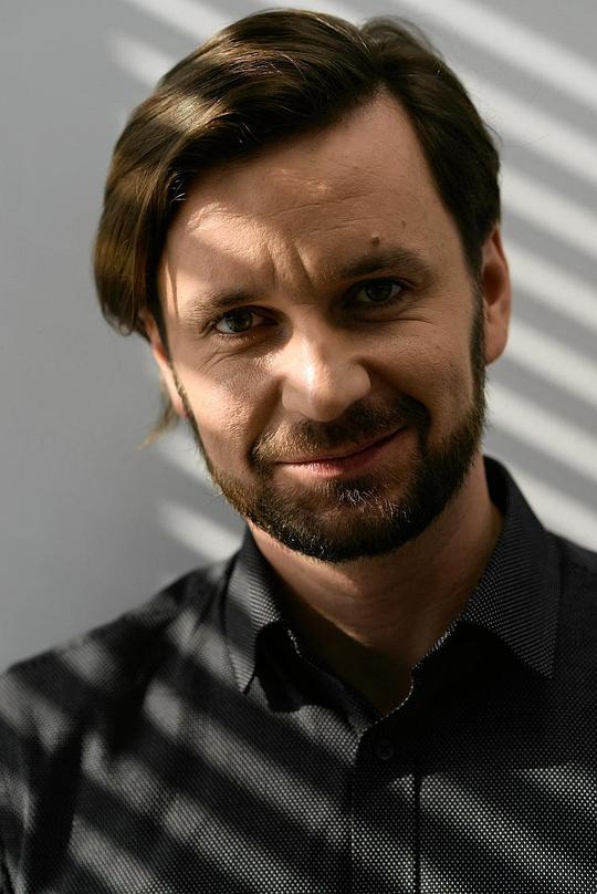 彼得亚雷·多玛列夫斯基 Piotr Domalewski