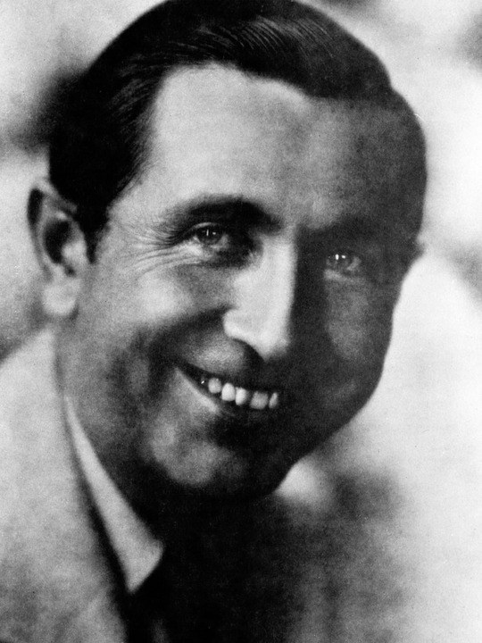 马尔科姆·圣克莱尔 Malcolm St. Clair