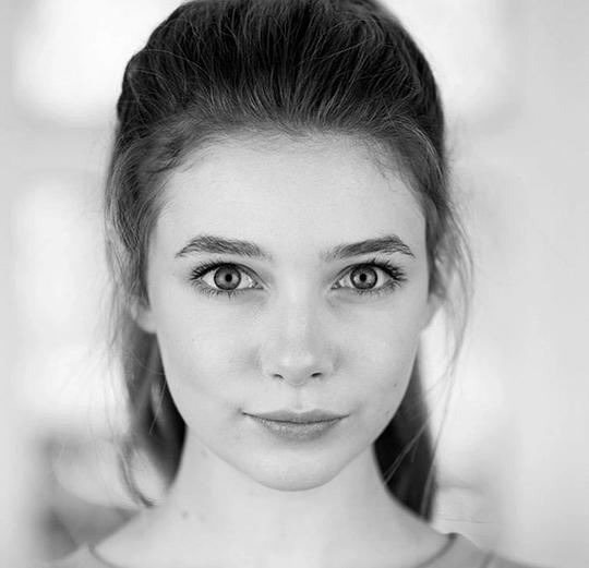 埃莉诺•沃辛顿-考克斯 Eleanor Worthington-Cox