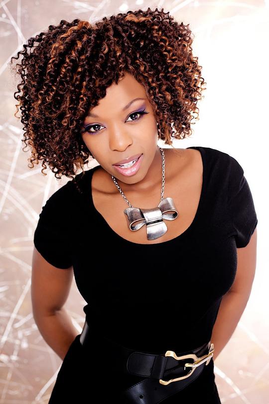 多米妮克·摩尔 Dominique Moore