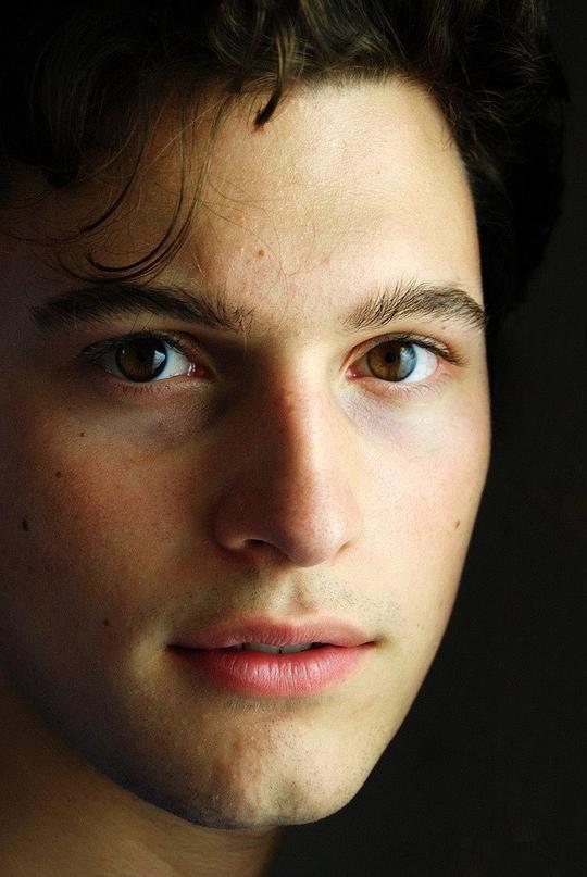 布莱恩·德卡特 Bryan Dechart