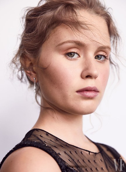 伊莱扎·斯坎伦 Eliza Scanlen