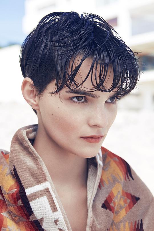 布里安娜·希德布兰德 Brianna Hildebrand