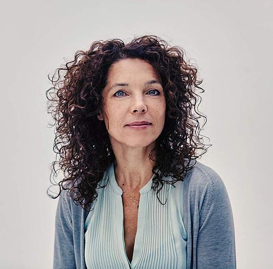 葆拉·范德厄斯特 Paula van der Oest