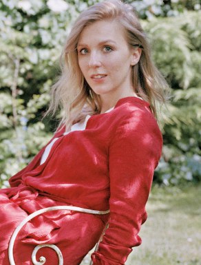 比蒂·埃德蒙森 Beattie Edmondson