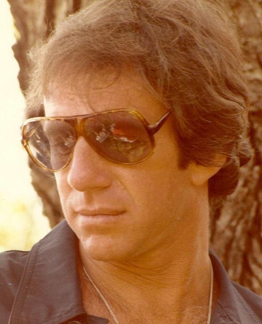 史蒂文·希利亚德·斯特恩 Steven Hilliard Stern