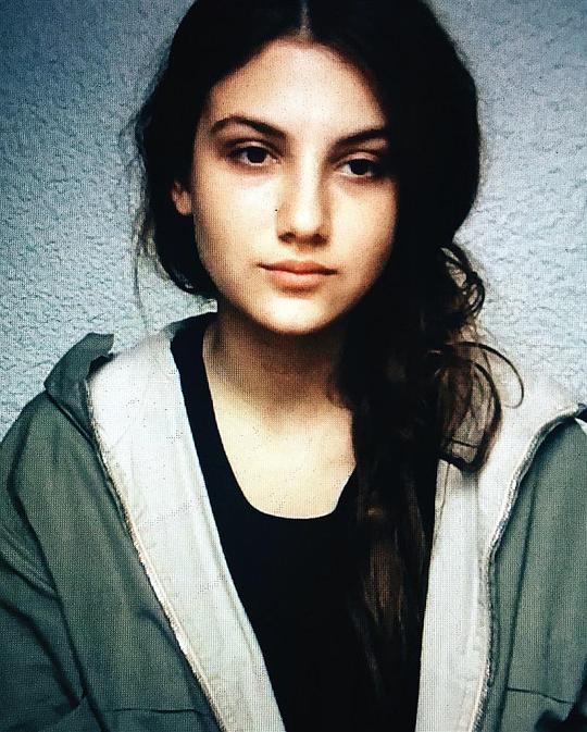 安妮·梅林格 Anaïs Meiringer