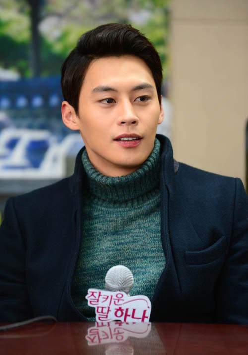 郑恩宇 Eun-woo Jeong